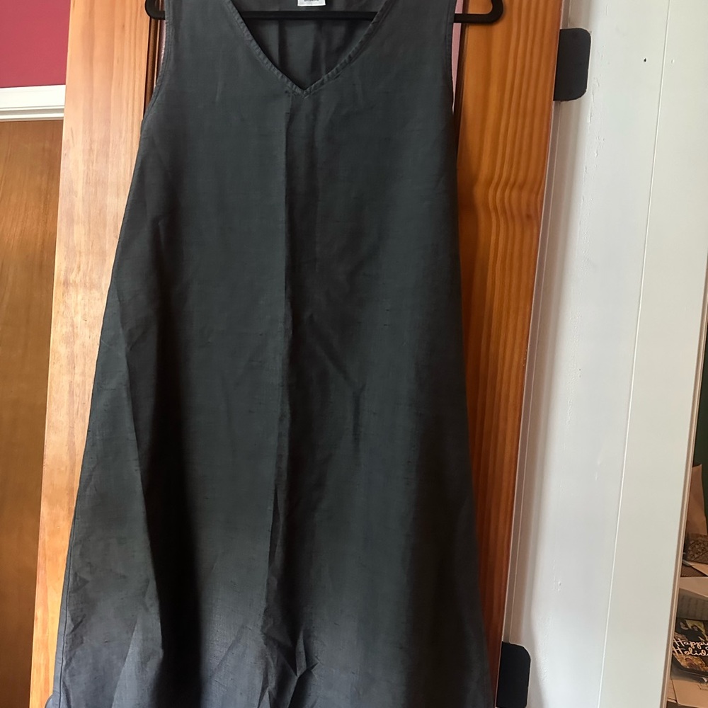 CP Shades Charcoal v neck dress medium